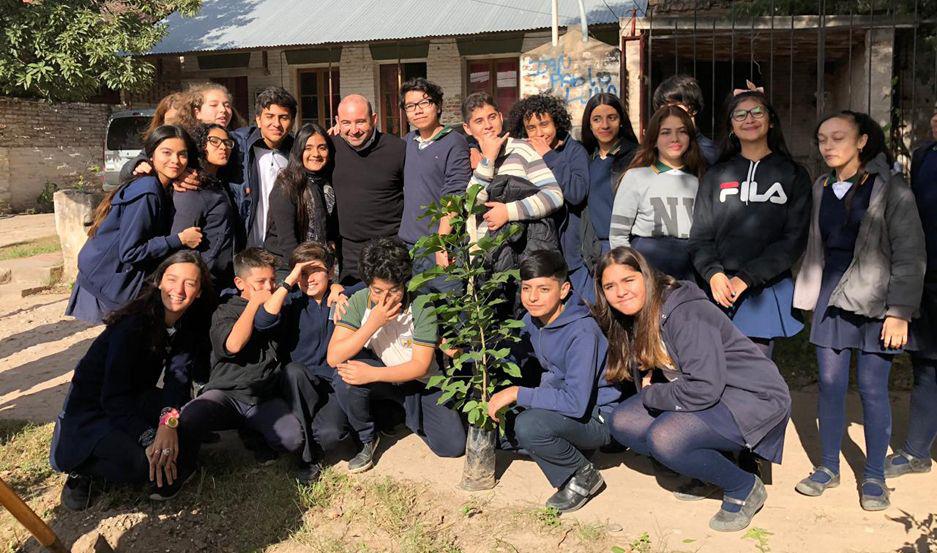 El Colegio Cooperativo Inti Huasi pone en marcha un novedoso proyecto para apadrinar especies arboacutereas