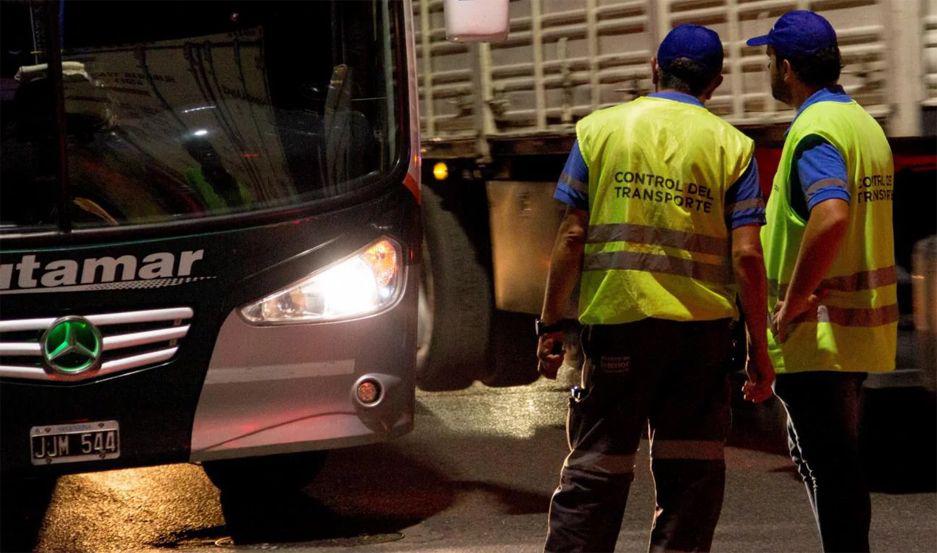 Pasajeros podraacuten constatar legalidad de colectivos de turismo