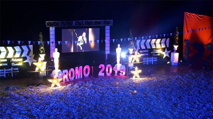 Asiacute fue la presentacioacuten de camperas de la Escuela Normal