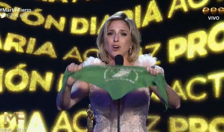 Justicia para Peacuterez Volpin Peterson y el pantildeuelo verde y los muacutesicos populares