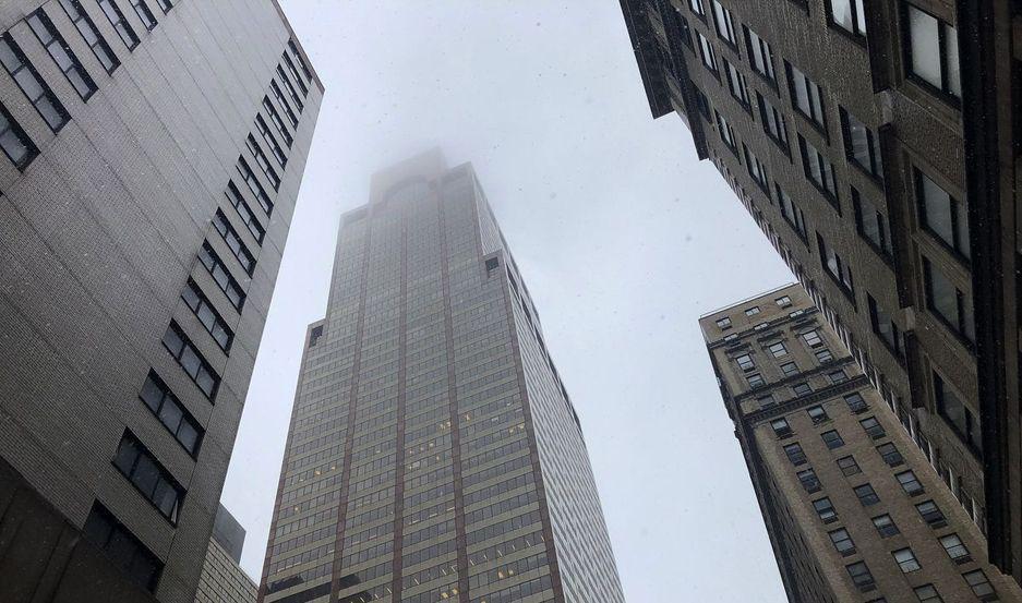 Un helicoacuteptero se estrelloacute en un edificio de Nueva York