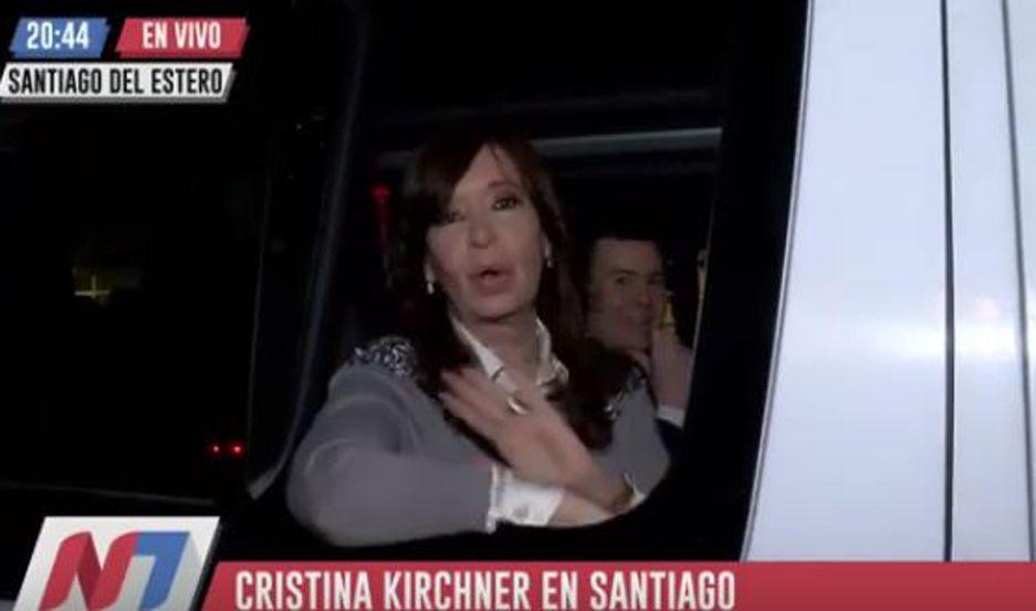 La ex presidenta Cristina Kirchner llegoacute a Santiago y fue recibida por Zamora