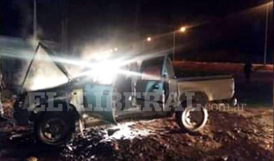 Antildeatuya- camioneta fue consumida por las llamas tras una explosioacuten