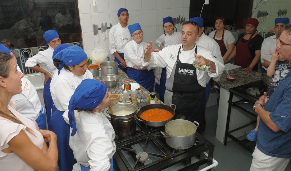 Hoy se desarrollaraacute el Primer Torneo de Chefs de Santiago