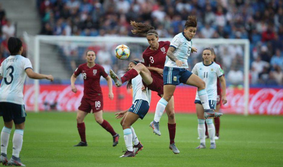 EN VIVO  Argentina cae ante Inglaterra en rentildeido encuentro