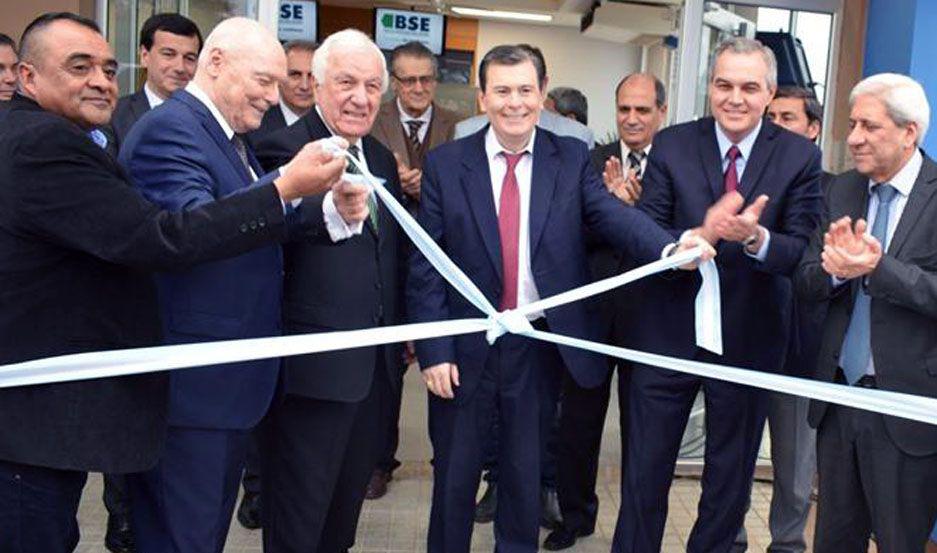 Directivos del BSE y el gobernador Zamora habilitaron la moderna sucursal de la entidad bancaria en Brea Pozo