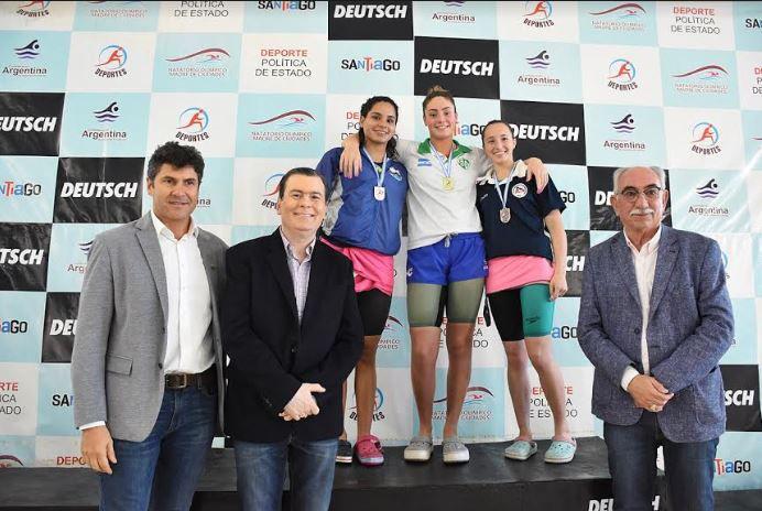 Zamora entregó medallas a nadadores juveniles