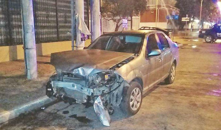 Una mujer resultoacute herida en el rostro en un accidente