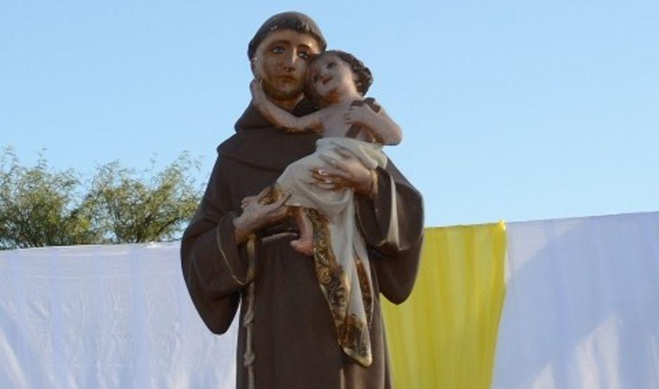 Colonia Dora celebra a su Santo Patrono San Antonio de Padua