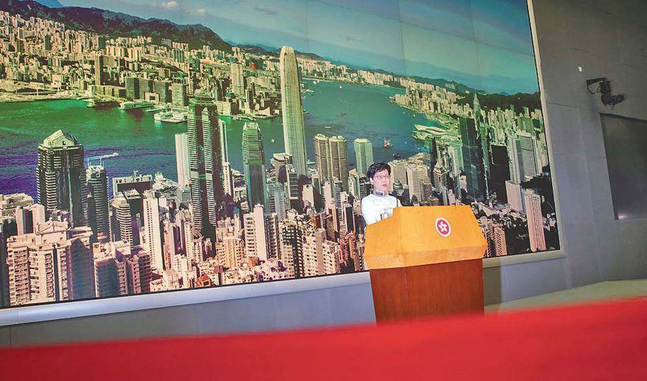 Hong Kong suspendioacute poleacutemico proyecto de extradicioacuten a China
