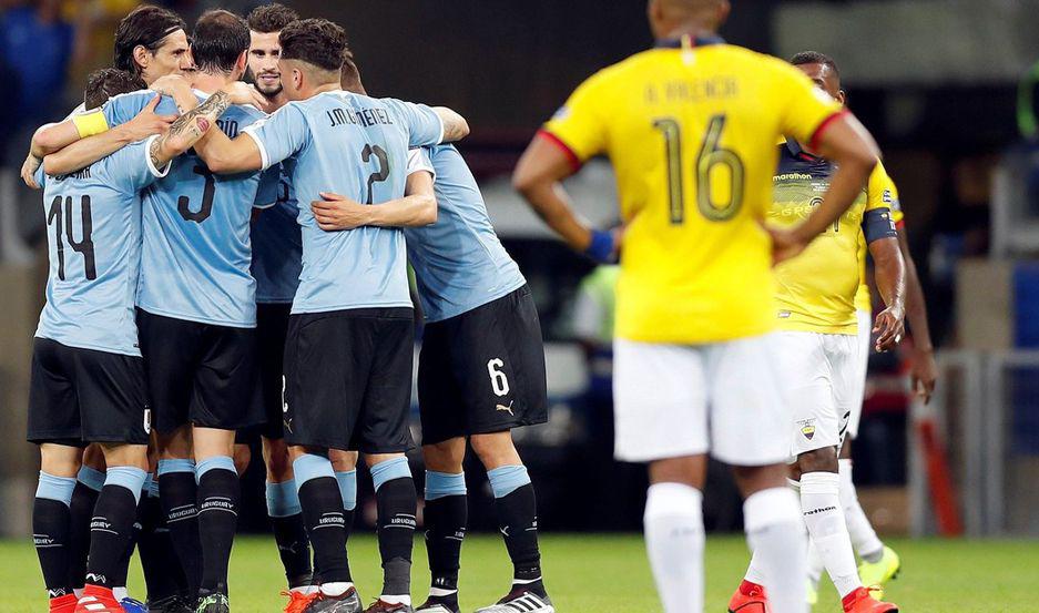 VIDEO  Uruguay goleoacute 4 a 0 a Ecuador y mostroacute su chapa de candidato