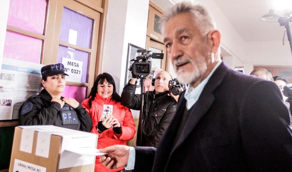 Alberto Rodriacuteguez Saa ganoacute la reeleccioacuten y su hermano terminoacute tercero