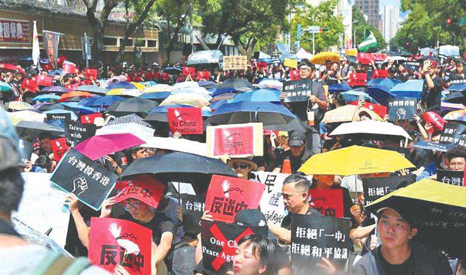 Histoacuterica marea humana marcha en Hong Kong por sus libertades