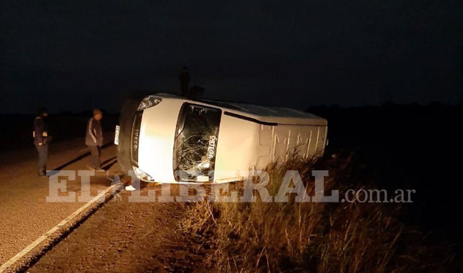 Familia protagonizoacute violento vuelco sobre Ruta 98