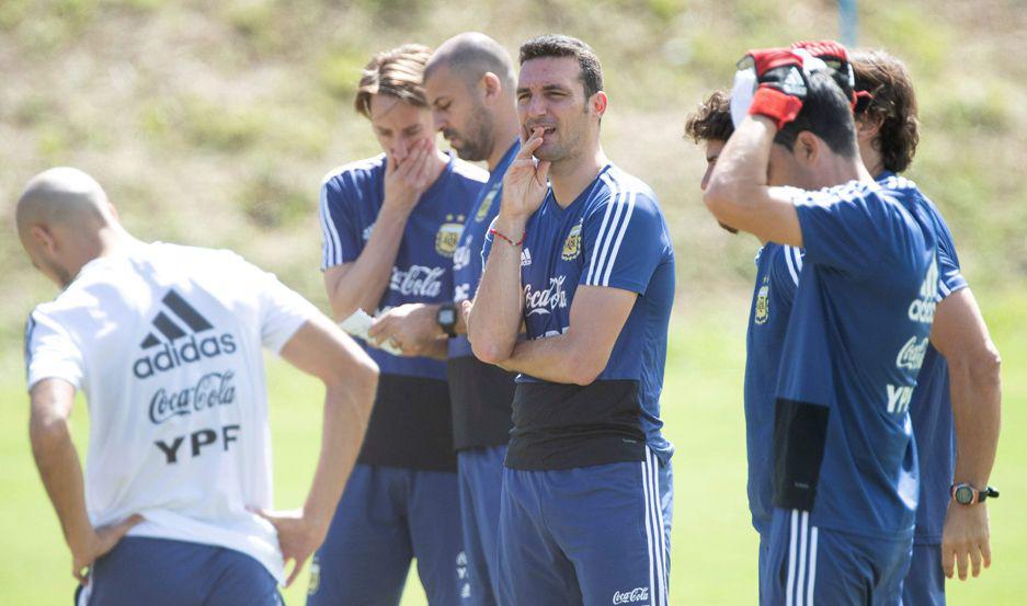 Scaloni planea cambiar medio equipo para el duelo de mantildeana