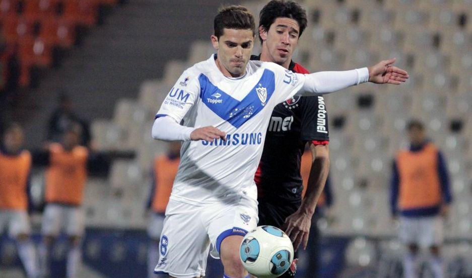 Fernando Gago vuelve al fuacutetbol y jugariacutea en Veacutelez