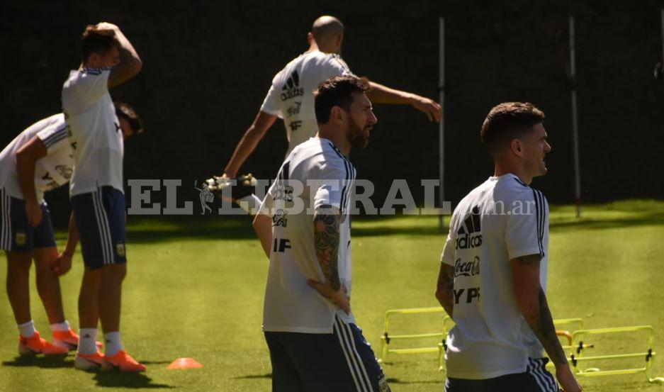 EL LIBERAL en Brasil- Asiacute entrenoacute la Seleccioacuten Argentina