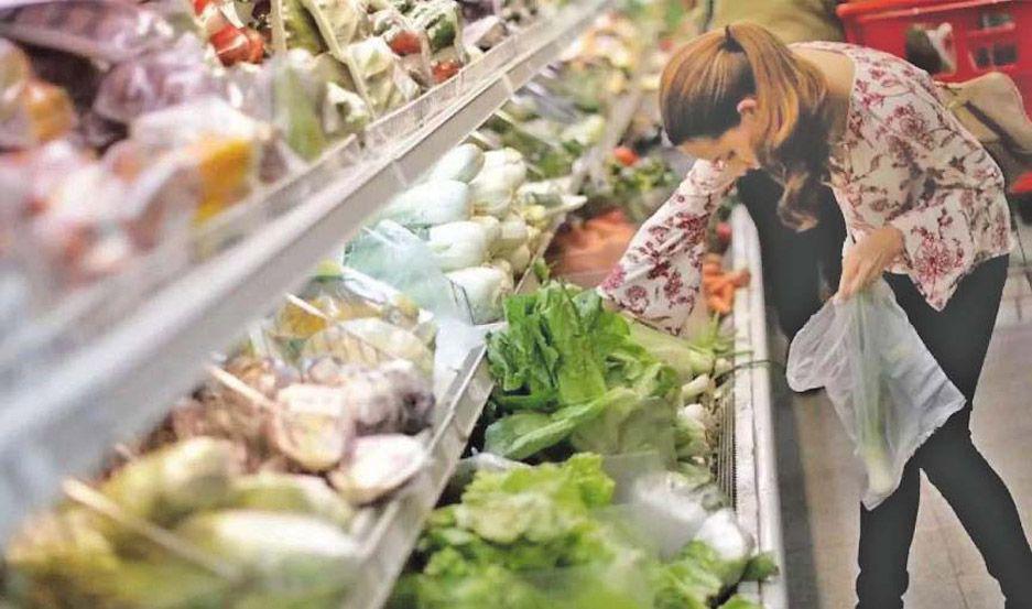 La Canasta Baacutesica Total aumentoacute 29-en-porciento- en mayo a 3033784 pesos seguacuten un informe del Indec