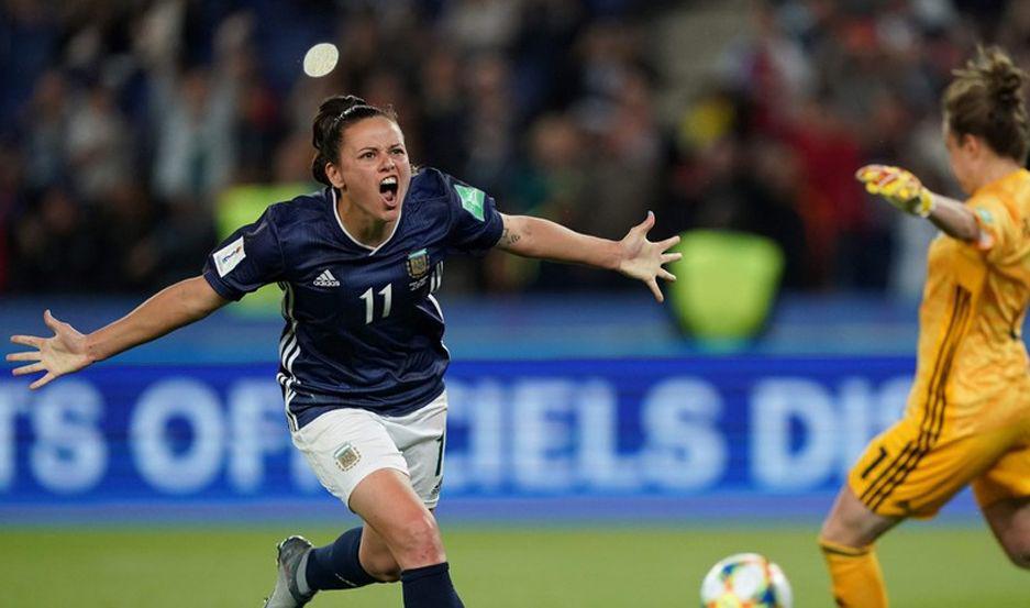 VIDEO  Todos los goles del agoacutenico empate de Argentina ante Escocia