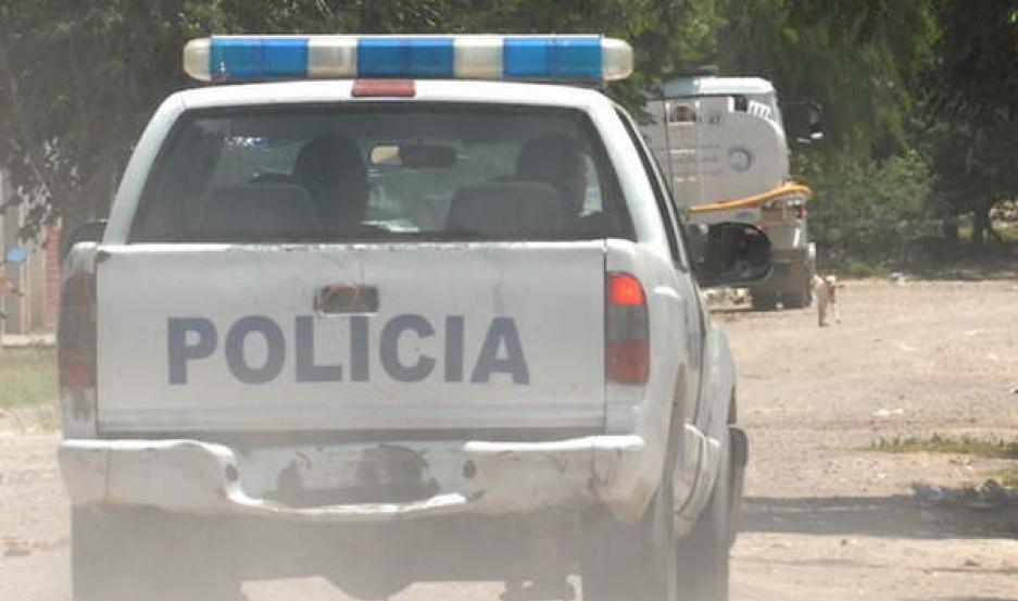 Decile a tu madre que cuando la encuentre le voy a cortar las piernas con el auto