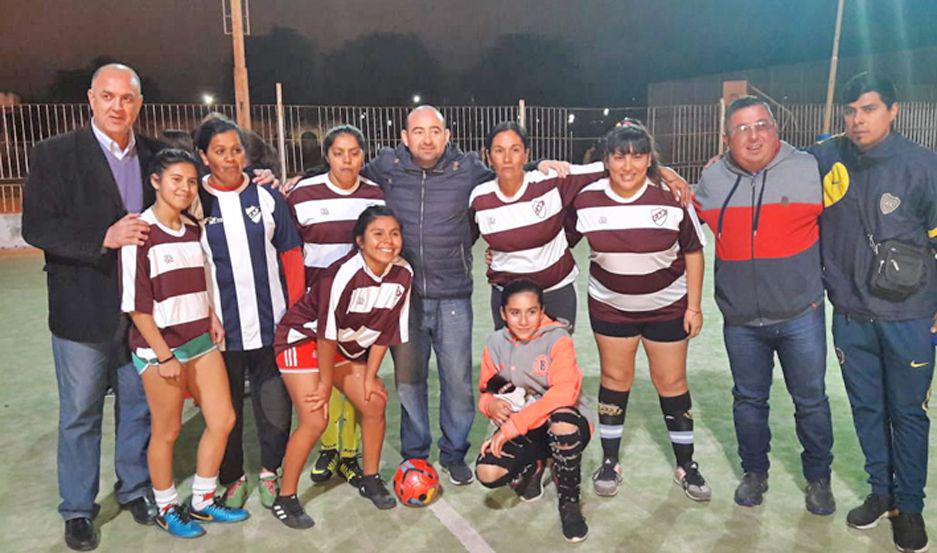 Crece en convocatoria y calidad  el fuacutetbol femenino en La Banda