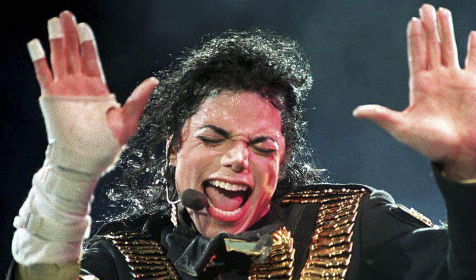 Hace diez antildeos moriacutea el muacutesico Michael Jackson
