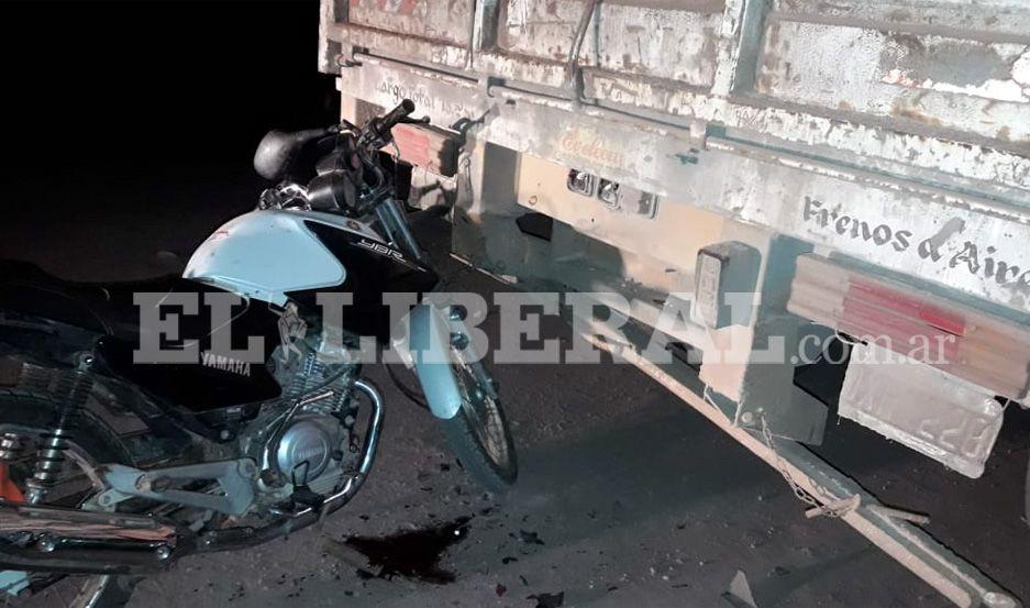 Motociclista en grave estado tras impactar contra un camioacuten parado sobre Ruta 117