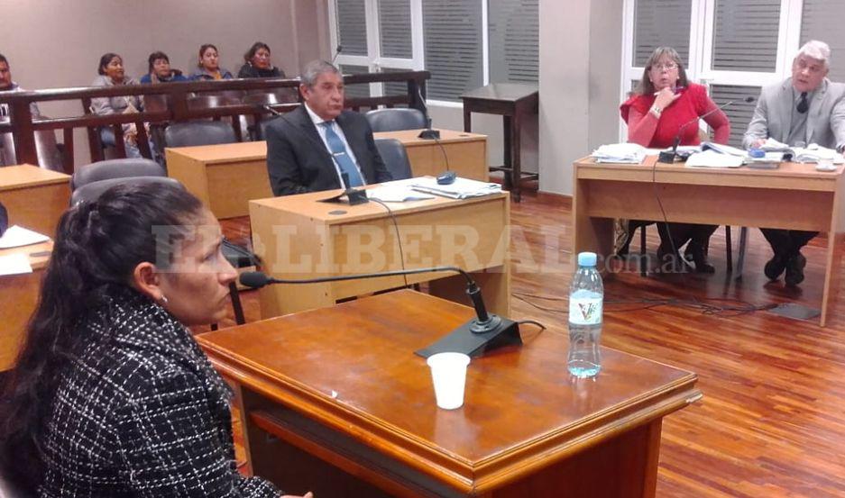 Piden prisioacuten perpetua para la mujer que matoacute a su ex de una puntildealada