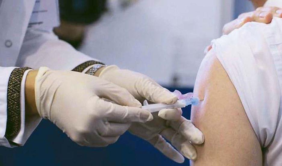 Destacan la importancia de vacunarse contra la gripe todos los antildeos