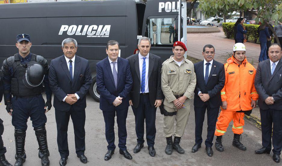 Zamora entregoacute nuevos vehiacuteculos equipados con moderna tecnologiacutea destinados a la Policiacutea