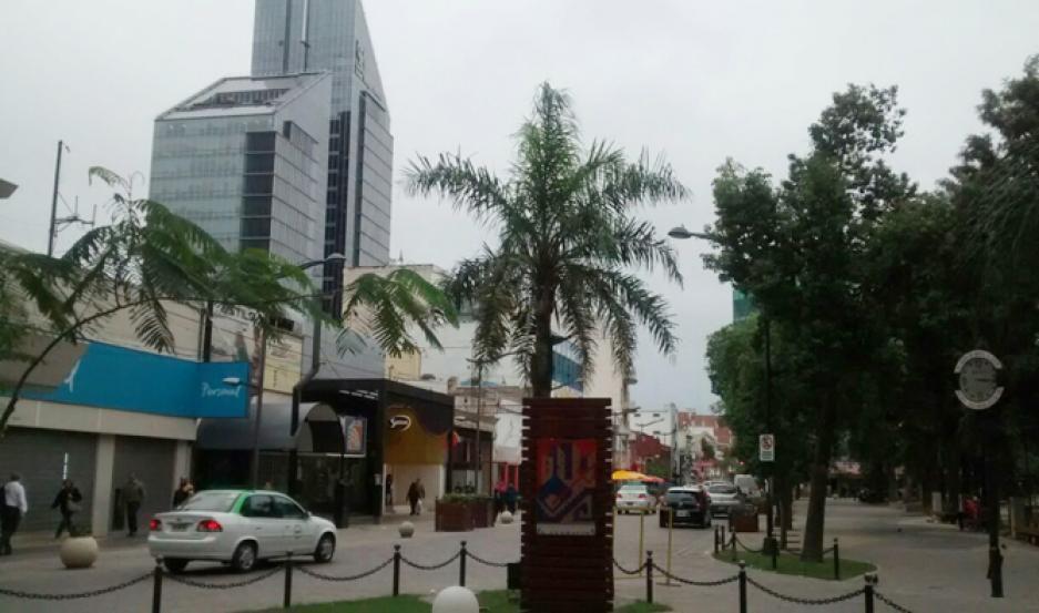 Santiago amanecioacute con fuertes vientos que durariacutean toda la jornada