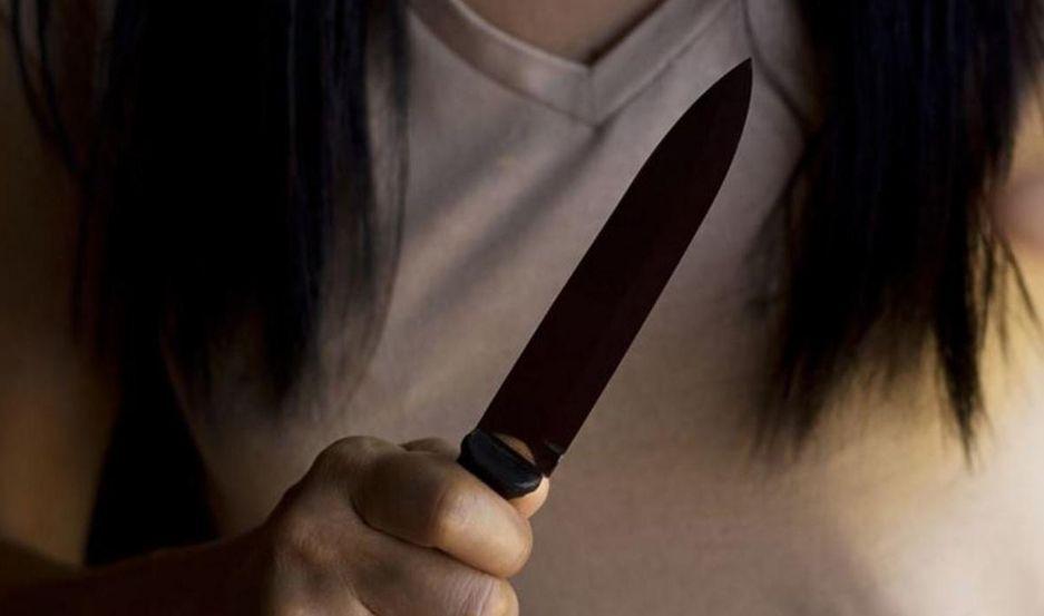 Una mujer amenazoacute a otra con un cuchillo en una audiencia conciliatoria