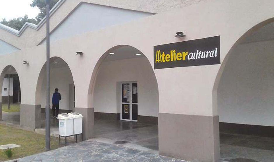 Invitan a curso de Lenguaje de Sentildeas en el Atelier Cultural