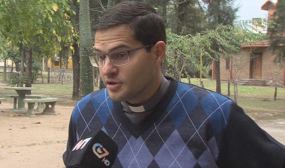 El padre Alejandro Jorrat invitó a la comunidad