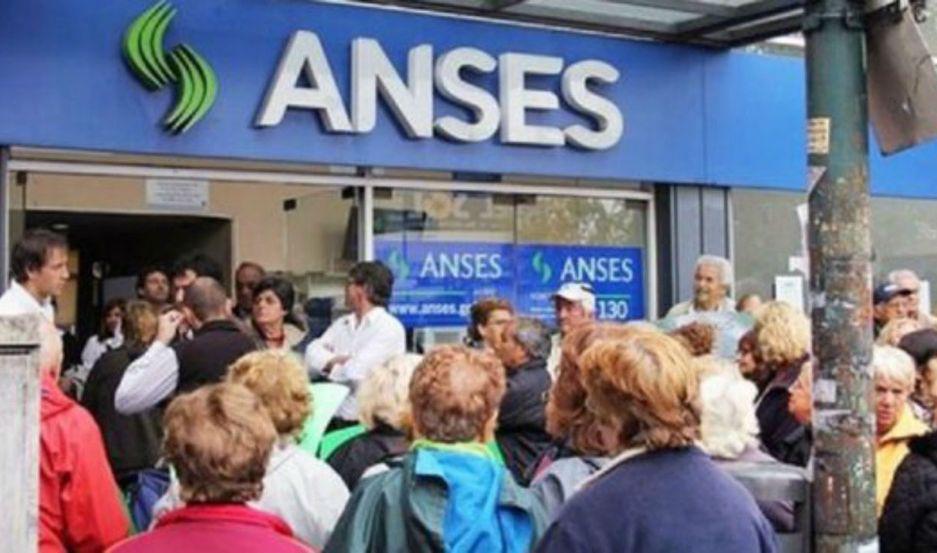 Prorrogan la moratoria jubilatoria para mujeres de entre 60 y 65 antildeos