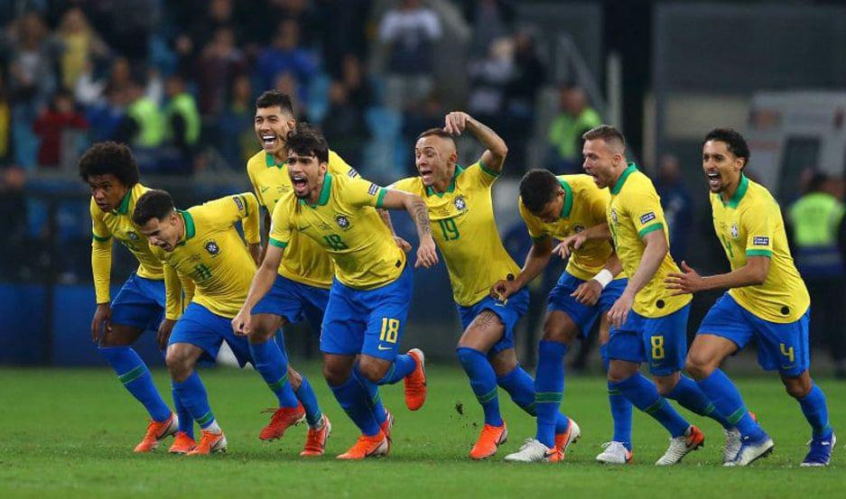 Brasil sufrioacute maacutes de la cuenta y eliminoacute a Paraguay por penales