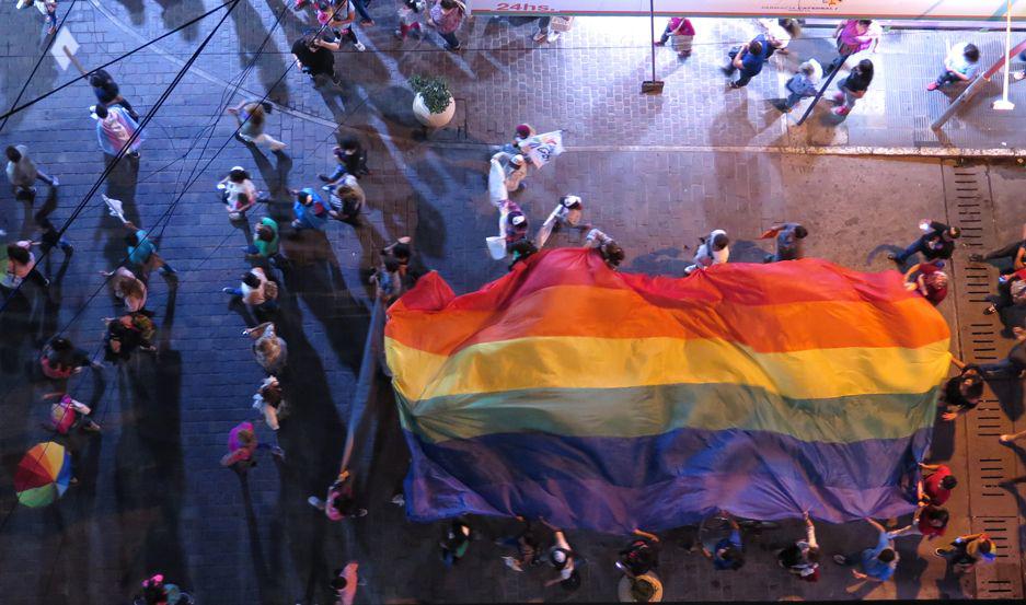 iquestPor queacute se celebra hoy el diacutea del Orgullo LGBT