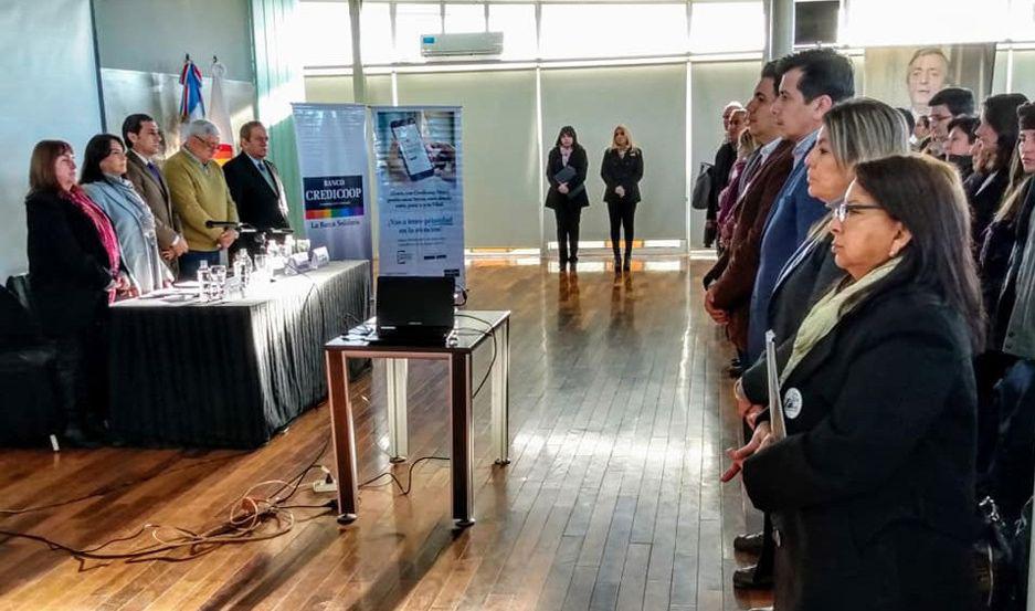 Capacitan a emprendedores sobre valores cooperativos