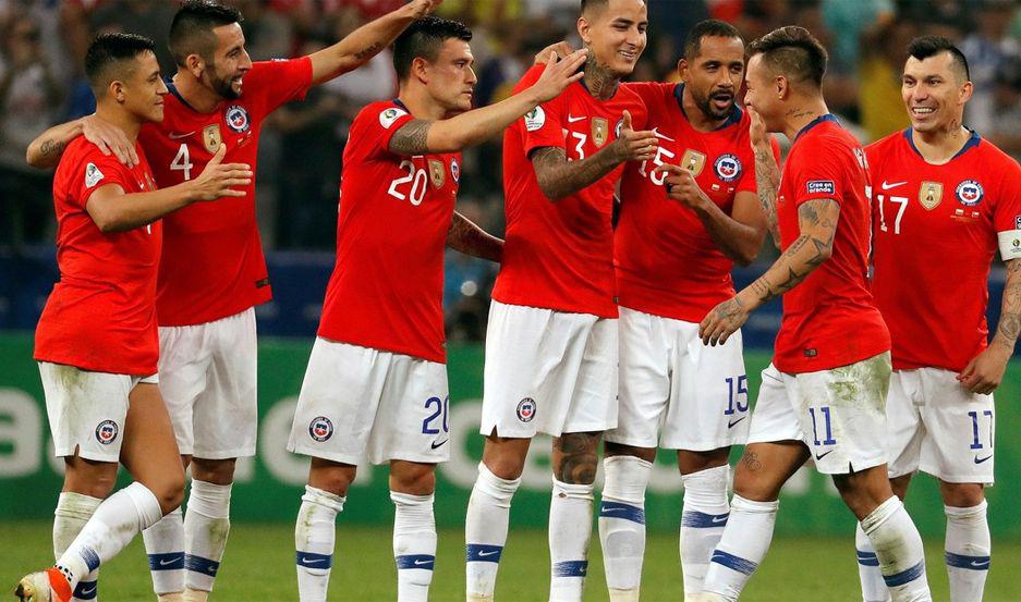 Chile vencioacute a Colombia en los penales y se metioacute en semifinales