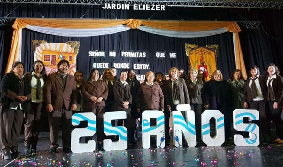 El colegio evangeacutelico Emauacutes celebroacute sus 25 antildeos de vida institucional