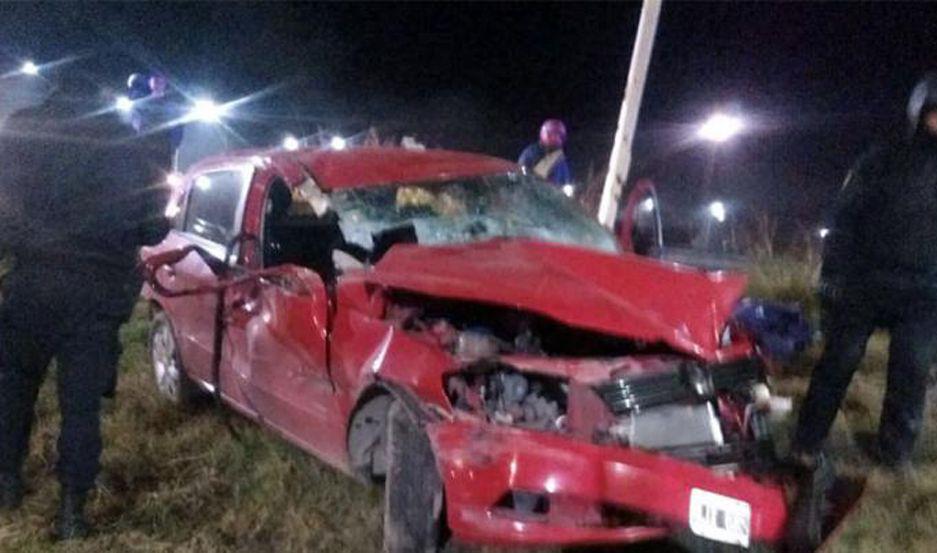 Dos heridos en tremendo vuelco de un automoacutevil