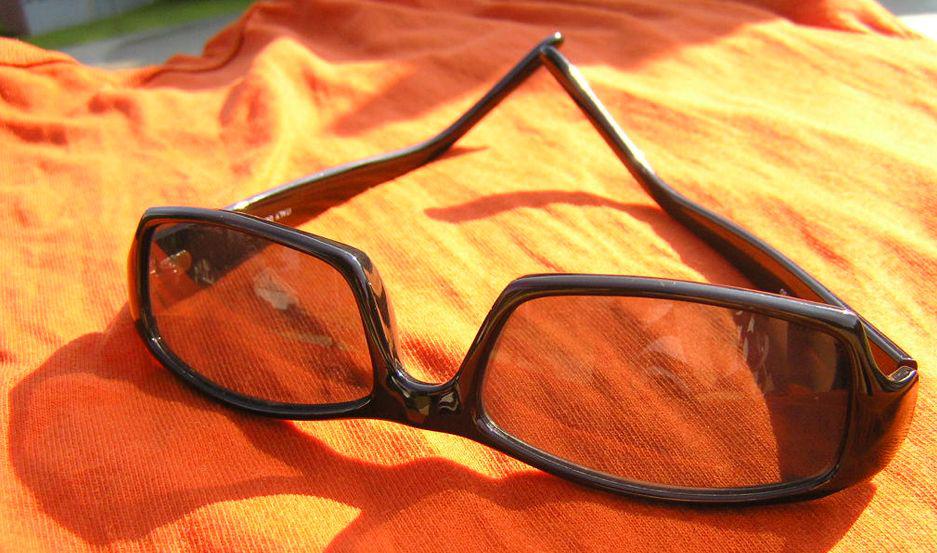 Aconsejan usar gafas con filtros adquiridas en oacutepticas