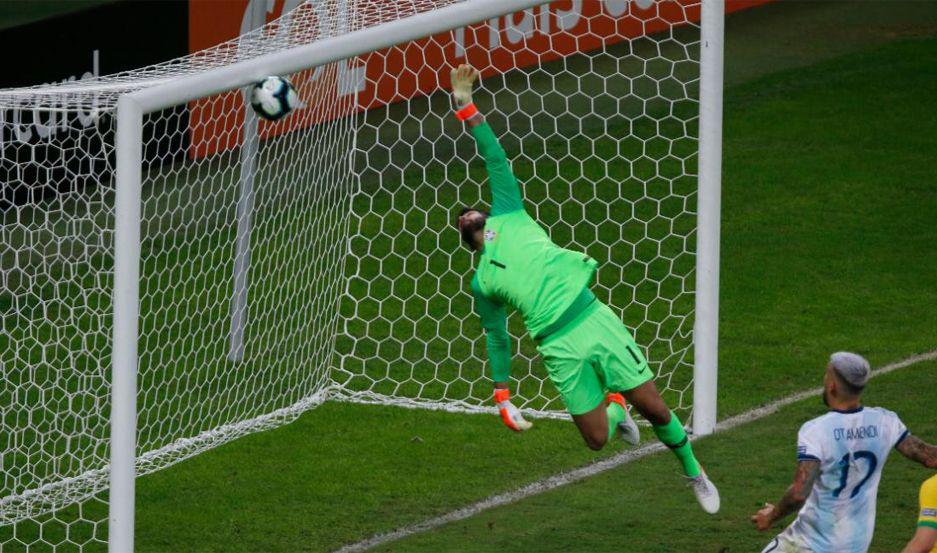 VIDEO  El travesantildeo le dijo no al Kun  Aguumlero