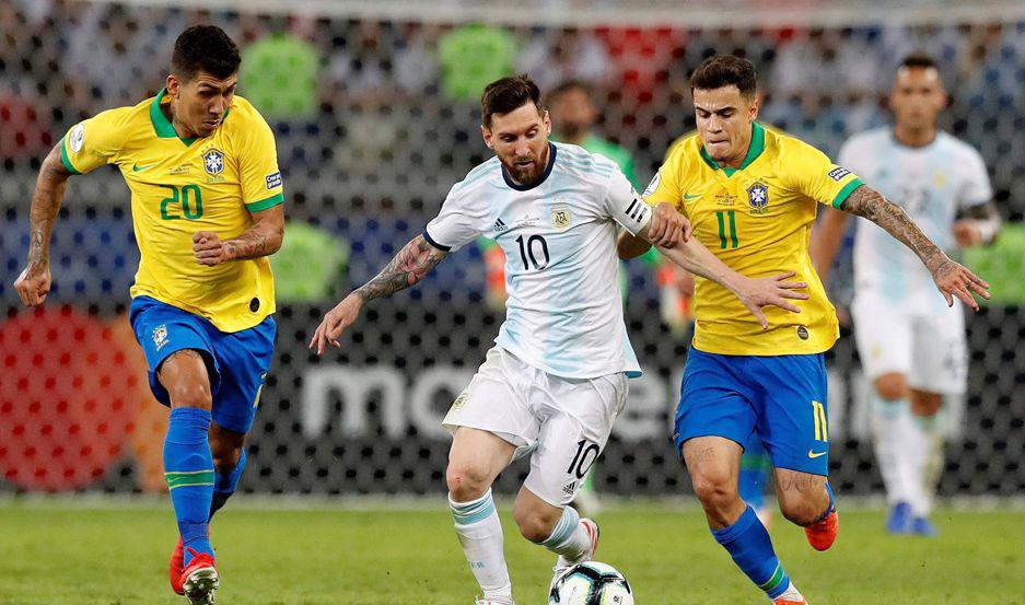 Messi mostroacute su mejor versioacuten y fue el mejor jugador argentino en el Mineirao
