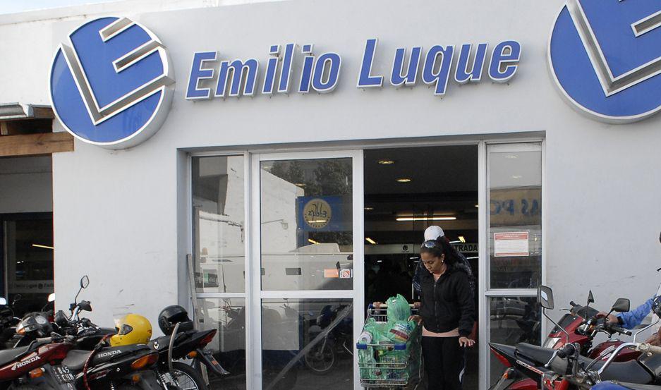 Cerroacute el mayorista de Emilio Luque y reubican a empleados  en otras sucursales locales