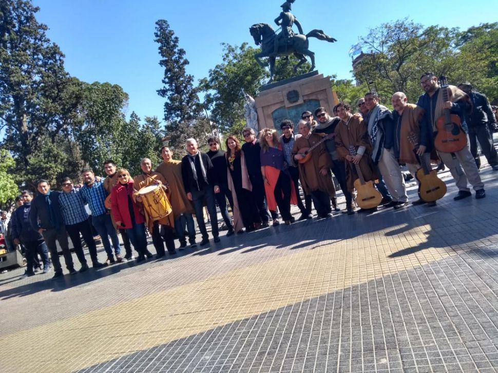 Las mejores fotos de Argentina Baila en nuestra plaza mayor