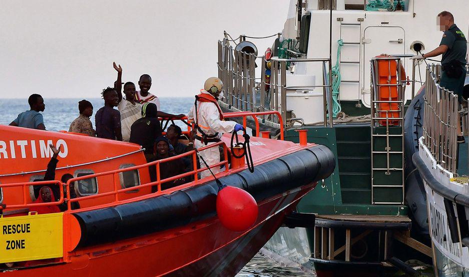 Italia militarizaraacute sus puertos para bloquear a los inmigrantes