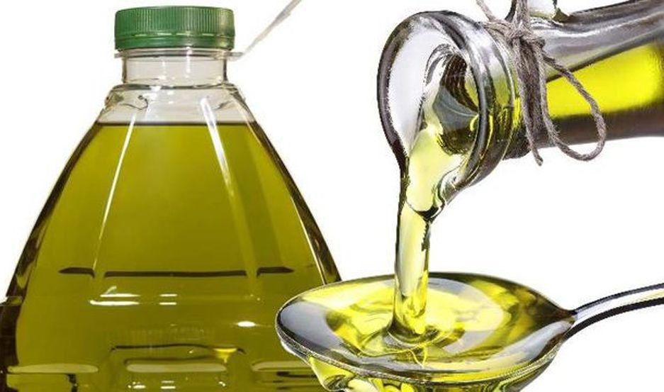 Prohibieron la venta de dos aceites de oliva y un maniacute con caacutescara
