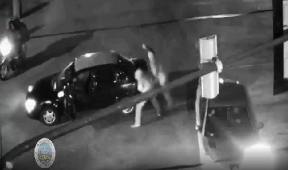 VIDEO  Un taxista terminoacute internado en grave estado tras recibir una paliza