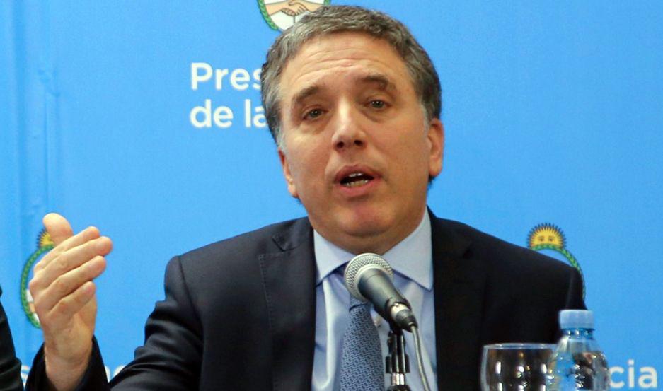 Dujovne anuncioacute un superaacutevit fiscal fue de  30221 millones